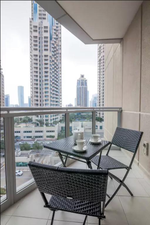 Faraway Homes - Burj Residences Дубай Экстерьер фото